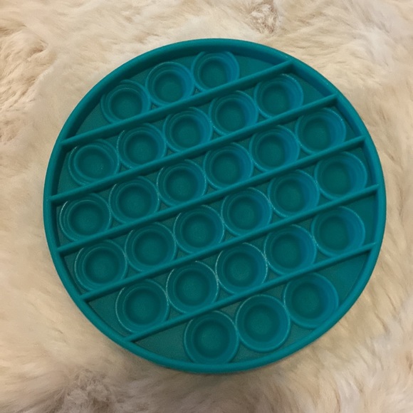 Push Pop Bubble Sensory Toy - Picture 2 of 3